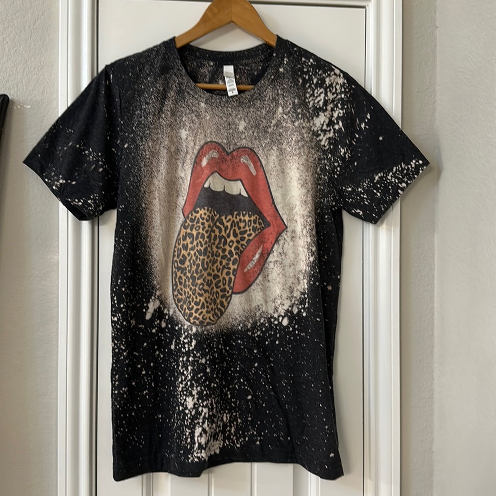 leopard tongue t-shirt